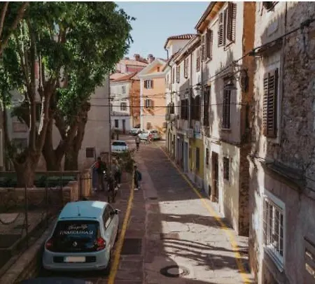 Izolita * Izola